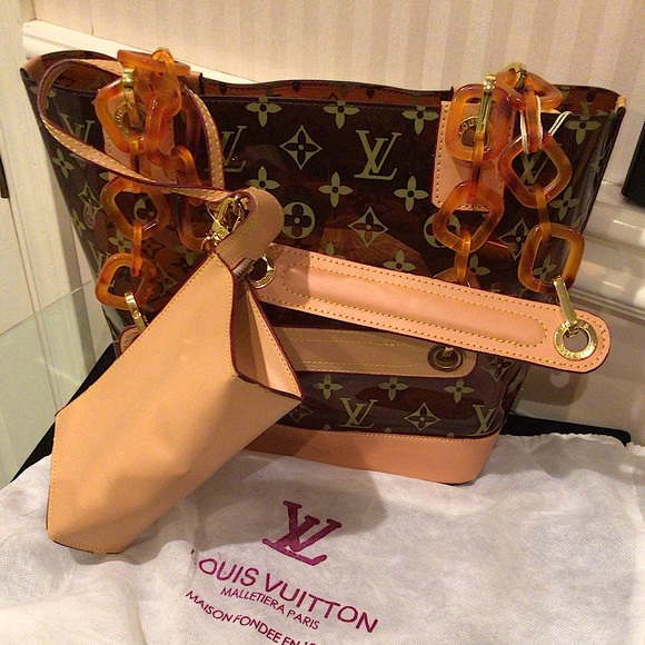 NWT bundled shouder bag with wristlet - Picture 1 of 6